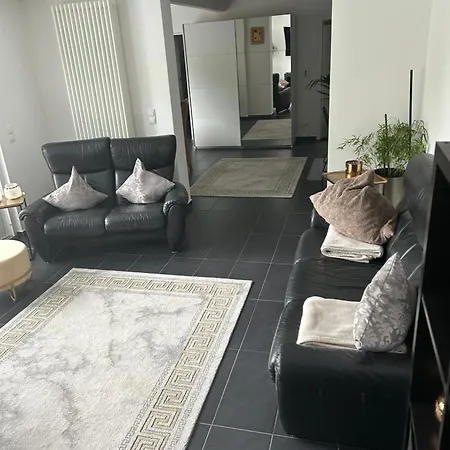 Schoene Mit Terasse Апартаменты Мюльхайм-Керлих