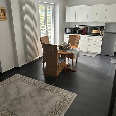 Schoene Mit Terasse * Мюльхайм-Керлих