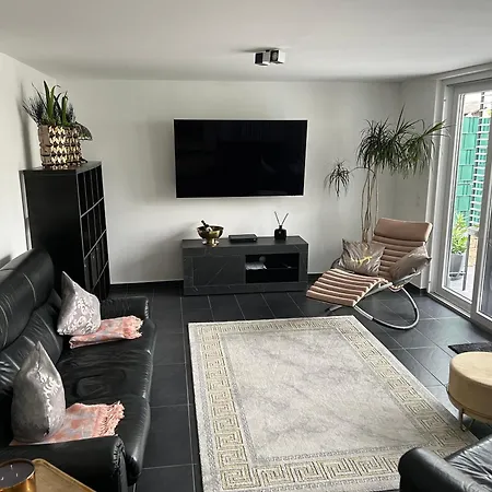 Schoene Mit Terasse *