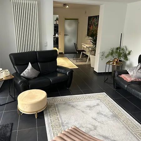 Schoene Mit Terasse Апартаменты *