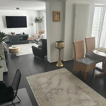 Schoene Mit Terasse Мюльхайм-Керлих