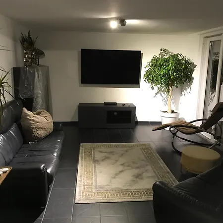 Schoene Mit Terasse Апартаменты