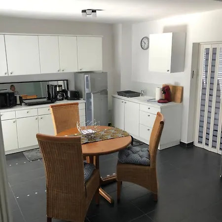 Schoene Mit Terasse Мюльхайм-Керлих