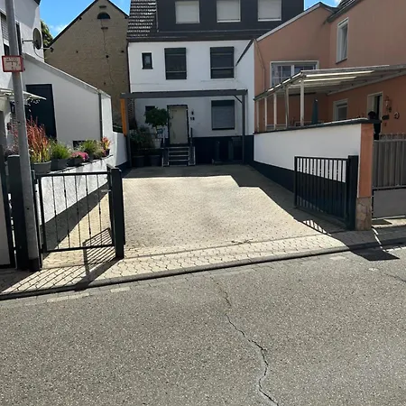 Schoene Mit Terasse *