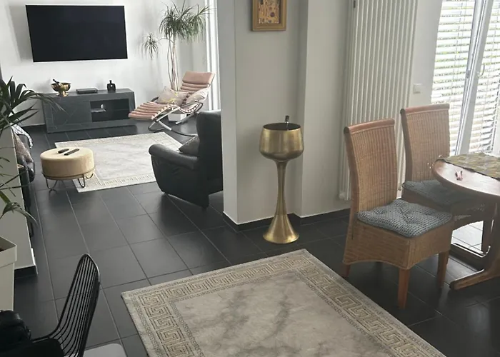 Schoene Mit Terasse Mülheim-Kärlich