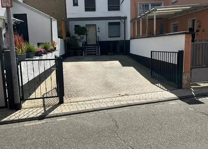 Schoene Mit Terasse Mülheim-Kärlich